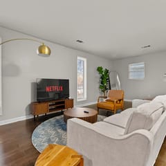 Midtown Bright 2BR Near Riverwalk w/ Parking