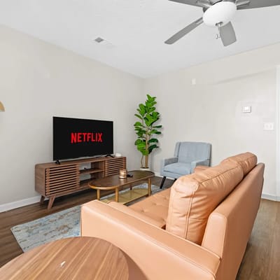 Stylishly Bright•1Br•1Bath•Contractors Welcome
